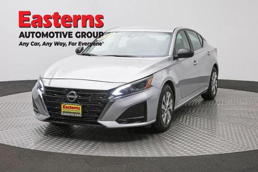Brilliant Silver Metallic 2024 Nissan Altima S FWD