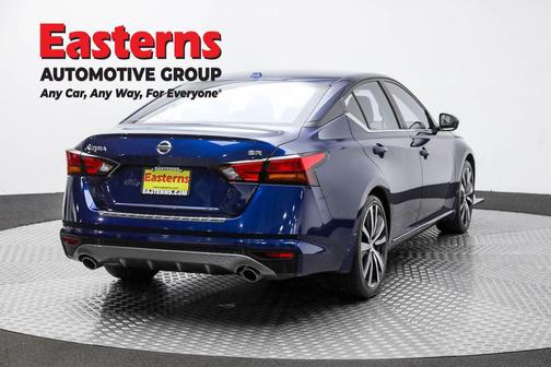 2022 Nissan Altima SR FWD