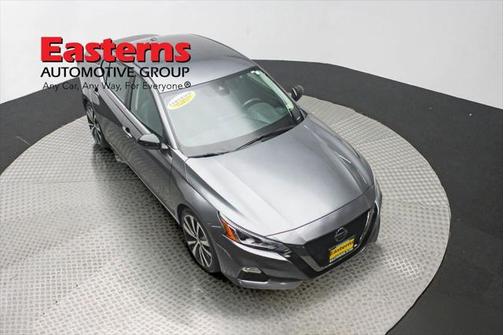 2022 Nissan Altima SR FWD
