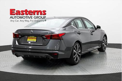 2022 Nissan Altima SR FWD
