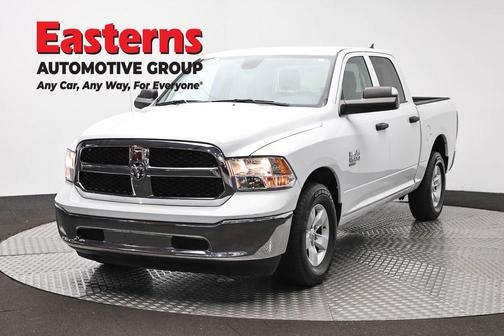 Bright White Clearcoat 2023 RAM 1500 Classic SLT
