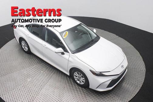 Ice Cap 2025 Toyota Camry LE