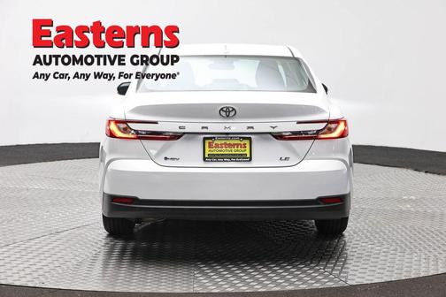 Ice Cap 2025 Toyota Camry LE