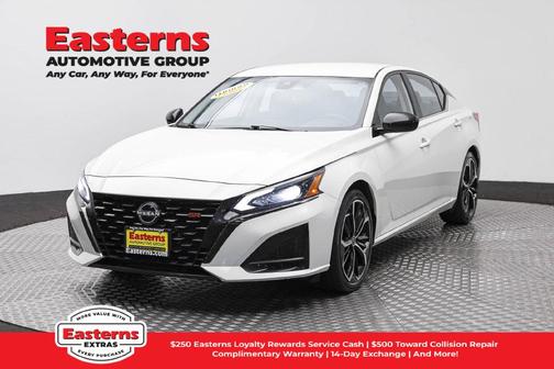 Glacier White 2024 Nissan Altima SR FWD