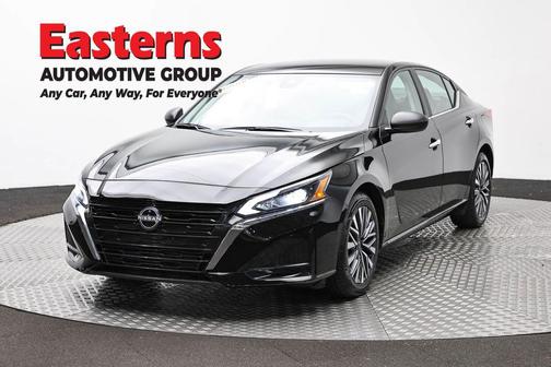 Super Black 2025 Nissan Altima 2.5 SV