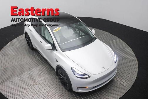 Pearl White Multi-Coat 2022 Tesla Model Y Long Range Dual Motor All-Wheel Drive
