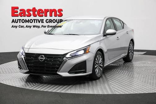Brilliant Silver Metallic 2023 Nissan Altima 2.5 SV