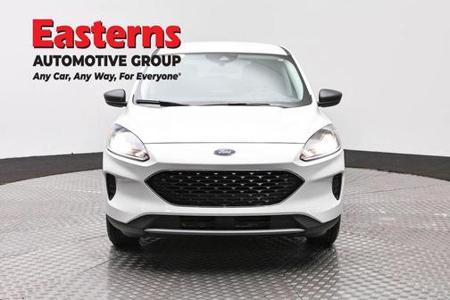 STAR WHITE METALLIC TRI-COAT 2022 Ford Escape SE