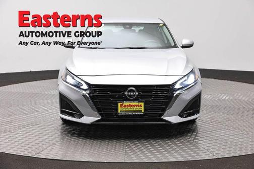 Brilliant Silver Metallic 2023 Nissan Altima S FWD