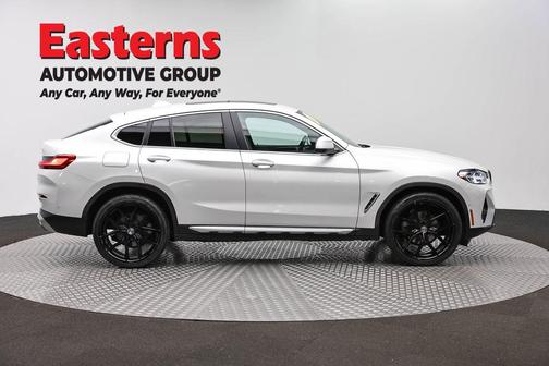 Mineral White Metallic 2023 BMW X4 xDrive30i