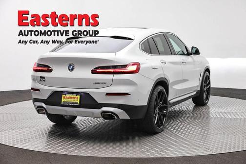 Mineral White Metallic 2023 BMW X4 xDrive30i
