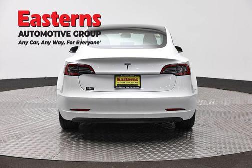 Pearl White Multi-Coat 2023 Tesla Model 3 Standard Range