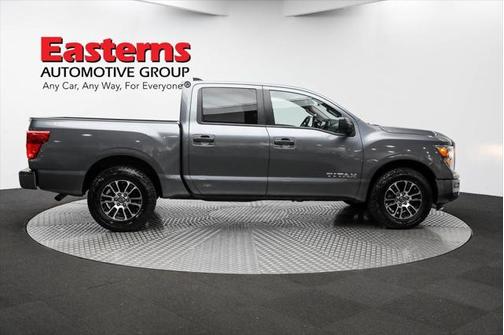 2023 Nissan Titan SV