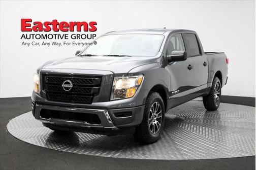 2023 Nissan Titan SV
