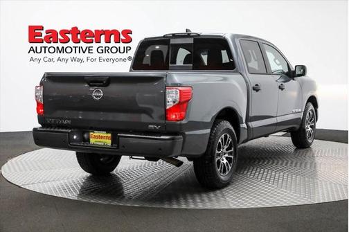 2023 Nissan Titan SV