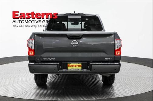 2023 Nissan Titan SV