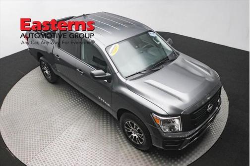 2023 Nissan Titan SV