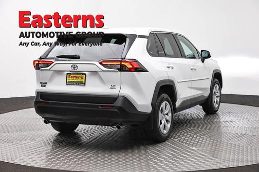 Ice Cap 2024 Toyota RAV4 LE