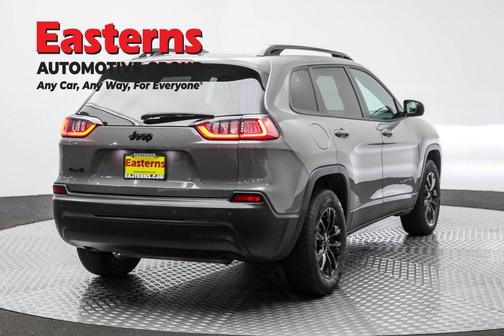 Sting-Gray Clearcoat 2023 Jeep Cherokee Altitude