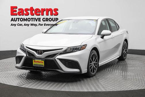Ice Cap 2024 Toyota Camry SE
