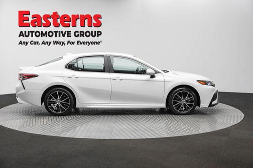 Ice Cap 2024 Toyota Camry SE