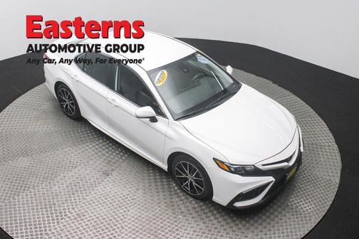 Ice Cap 2024 Toyota Camry SE