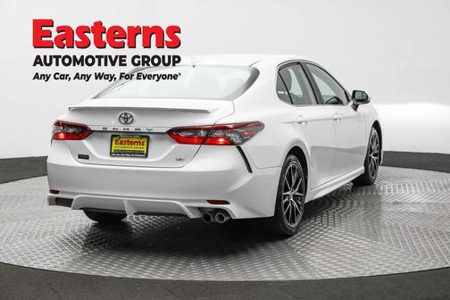 Ice Cap 2024 Toyota Camry SE
