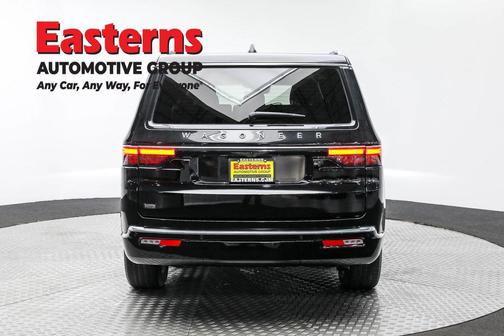 Diamond Black Crystal Pearlcoat 2022 Jeep Wagoneer Series II 4x4