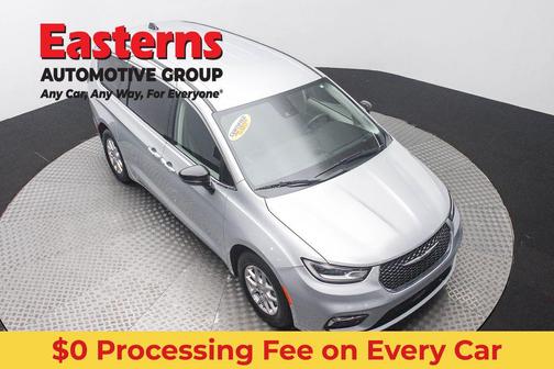 Silver Mist Clearcoat 2024 Chrysler Pacifica Touring L