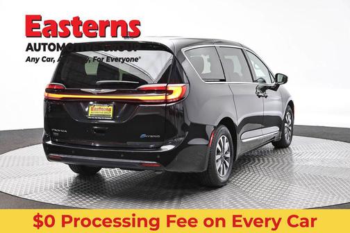 Brilliant Black Crystal Pearlcoat 2023 Chrysler Pacifica Hybrid Limited