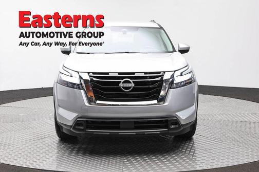 Brilliant Silver Metallic 2025 Nissan Pathfinder SV FWD