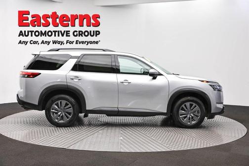 Brilliant Silver Metallic 2025 Nissan Pathfinder SV FWD
