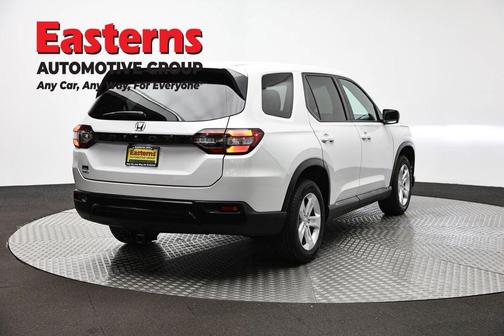 Platinum White Pearl 2023 Honda Pilot AWD LX