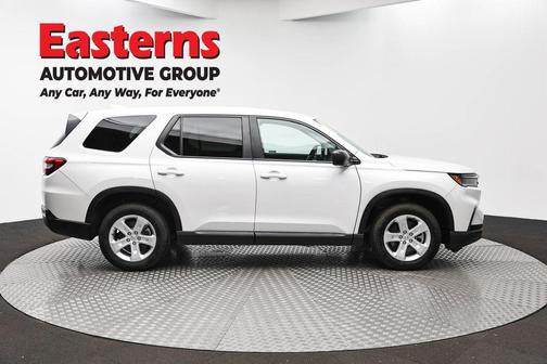 Platinum White Pearl 2023 Honda Pilot AWD LX