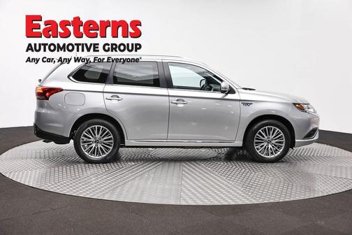 Alloy Silver Metallic 2022 Mitsubishi Outlander PHEV SEL