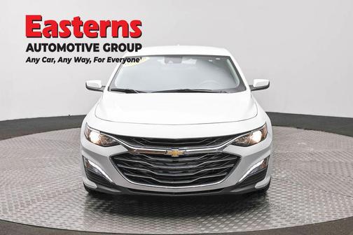 Summit White 2024 Chevrolet Malibu FWD 1LT