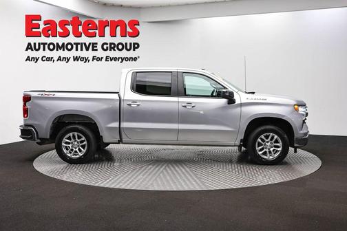 Silver Ice Metallic 2022 Chevrolet Silverado 1500 LT