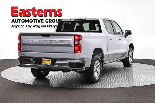 Silver Ice Metallic 2022 Chevrolet Silverado 1500 LT