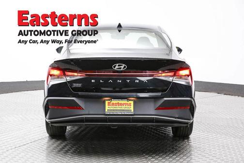 Abyss Black 2025 Hyundai ELANTRA Sport