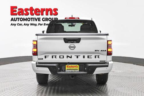 Glacier White 2023 Nissan Frontier SV
