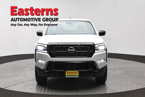 Glacier White 2023 Nissan Frontier SV