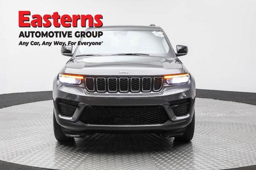 2023 Jeep Grand Cherokee Laredo