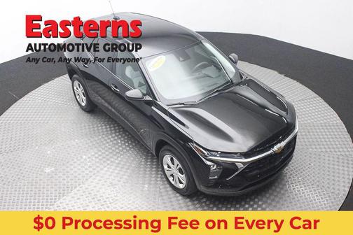 Mosaic Black Metallic 2024 Chevrolet Trax LS