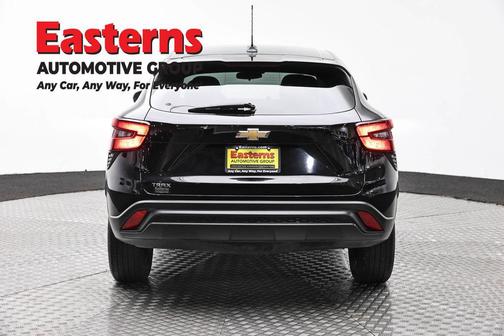 Mosaic Black Metallic 2024 Chevrolet Trax LS