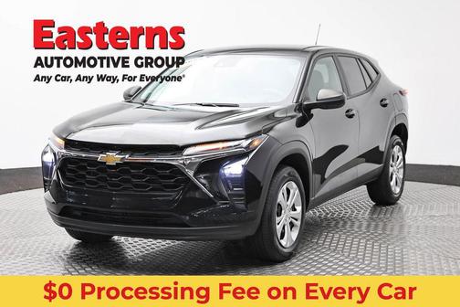 Mosaic Black Metallic 2024 Chevrolet Trax LS
