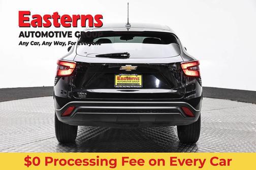 Mosaic Black Metallic 2024 Chevrolet Trax LS