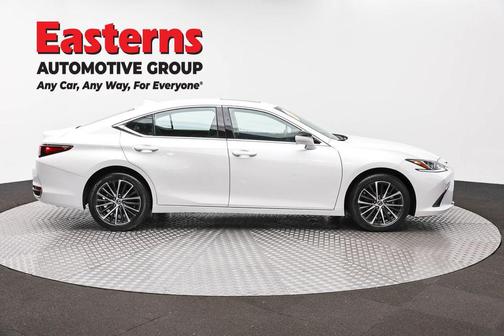 Eminent White Pearl 2024 Lexus ES 250 Base