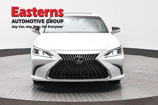 Eminent White Pearl 2024 Lexus ES 250 Base