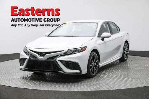 Ice Cap 2024 Toyota Camry SE