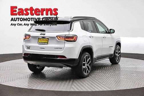 Bright White Clearcoat 2024 Jeep Compass Limited